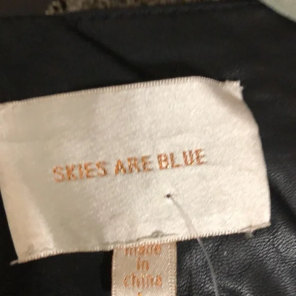 NWOT. Skies are Blue. Size L. Faux leather dressy jacket. Zips in front - Picture 4 of 7